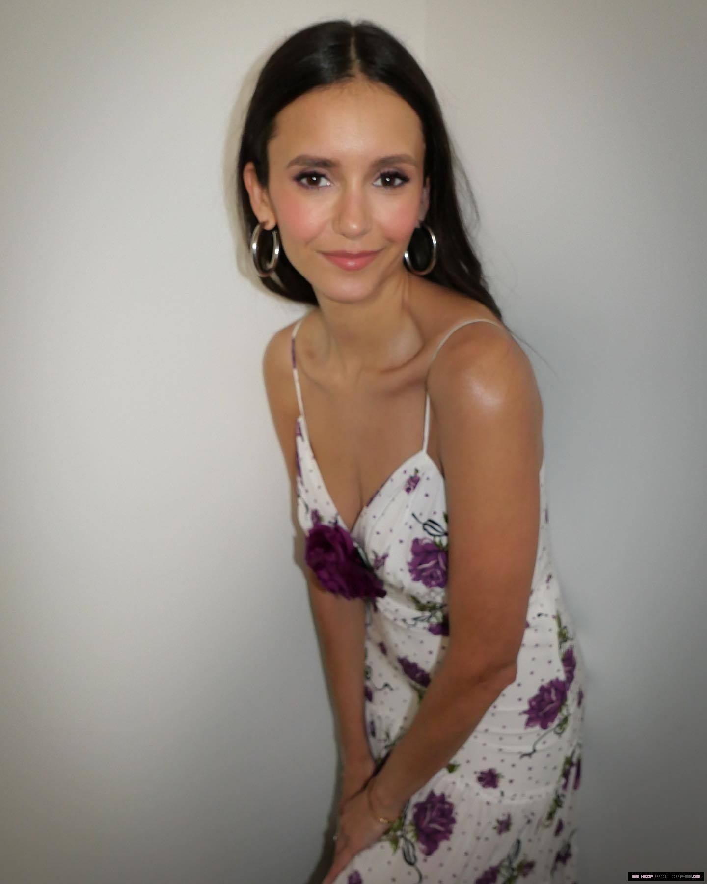 https://prikachi.net/images/2025/09/22/dobrev-nina_com_000243.jpg