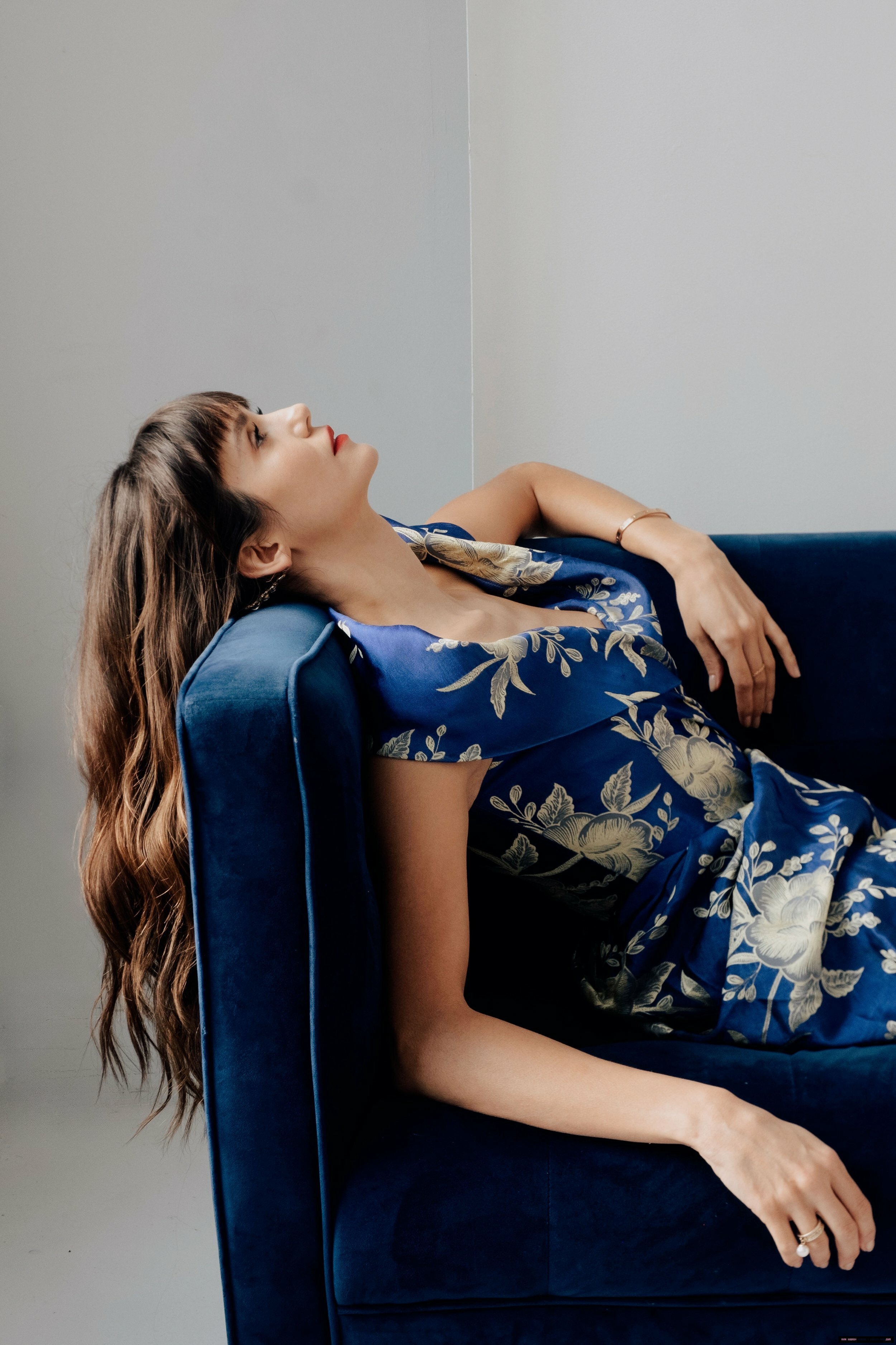 https://prikachi.net/images/2025/09/22/dobrev-nina_com_001338.jpg