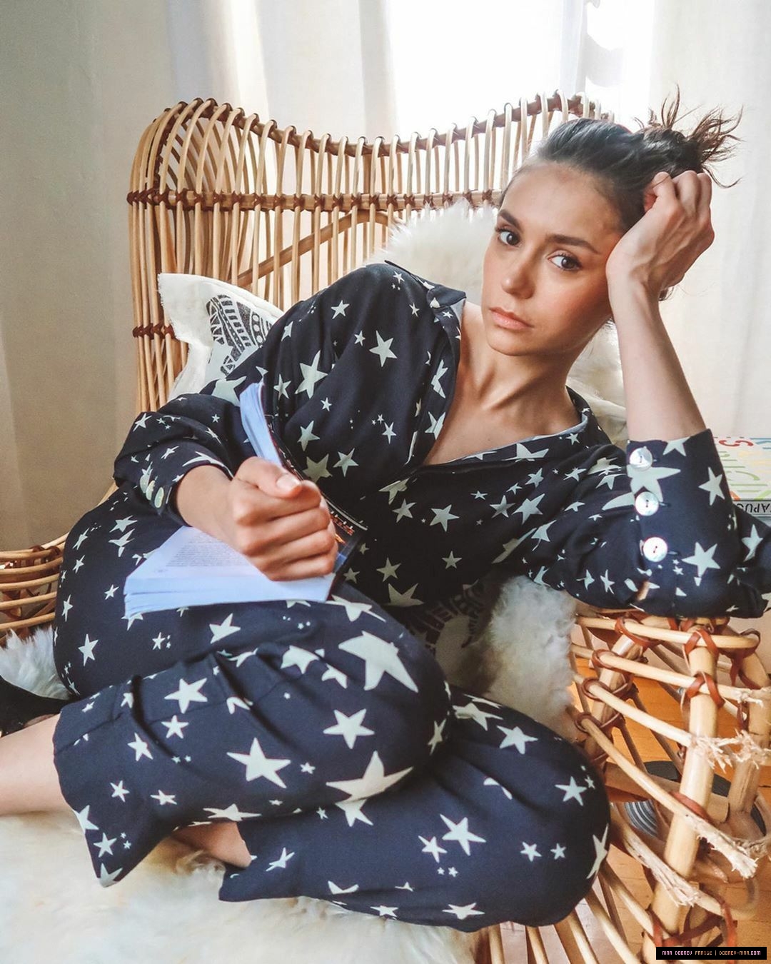 https://prikachi.net/images/2025/09/23/nina_dobrev_france00179.jpg