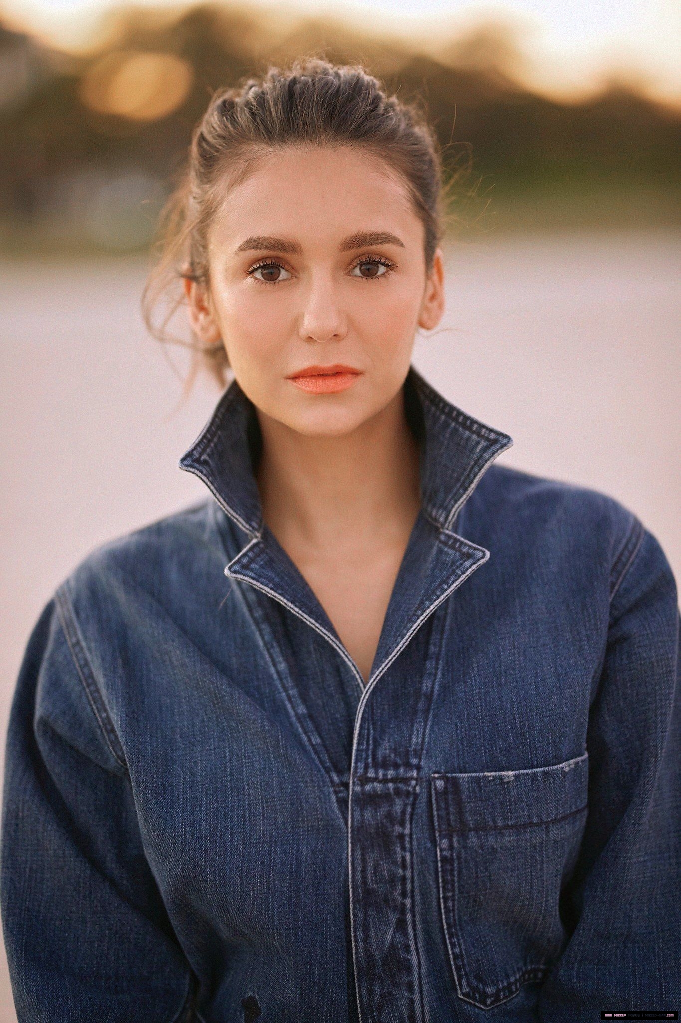 https://prikachi.net/images/2025/09/23/nina_dobrev_france00240.jpg