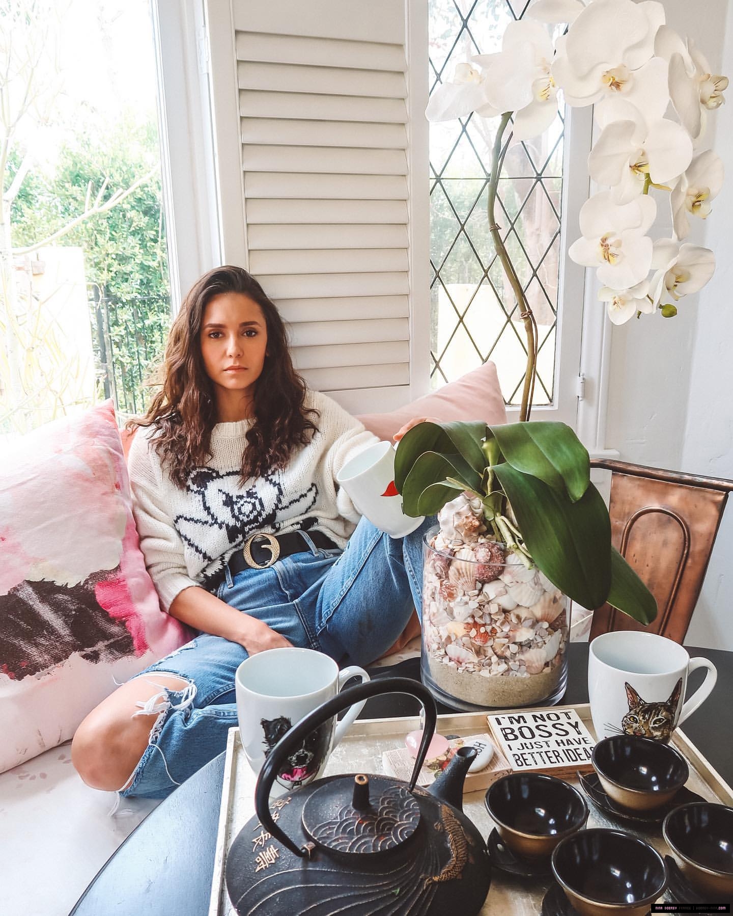 https://prikachi.net/images/2025/09/23/nina_dobrev_france00568.jpg